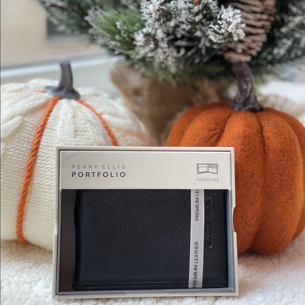 Perry Ellis Wallet